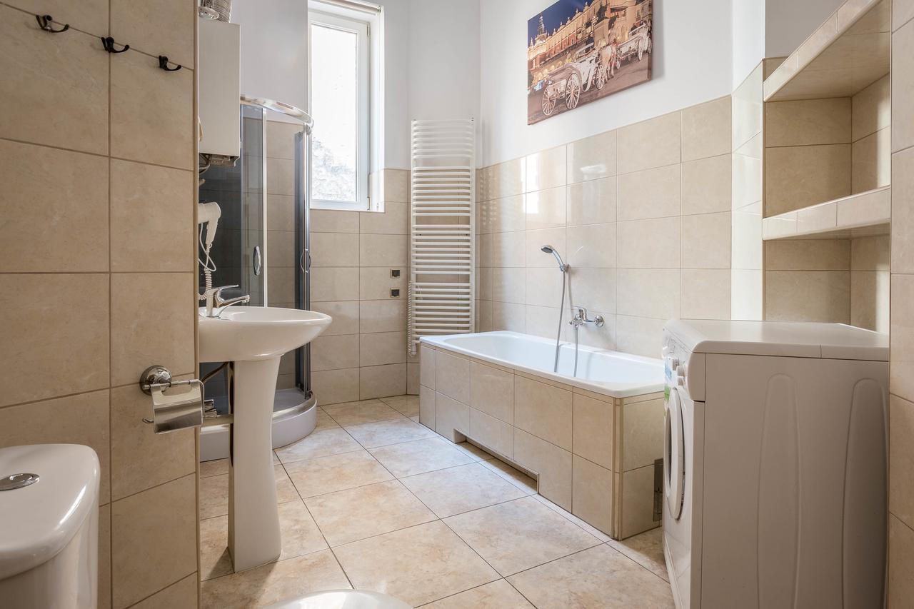 Fragola Budget Apartments & Rooms Krakow Dış mekan fotoğraf